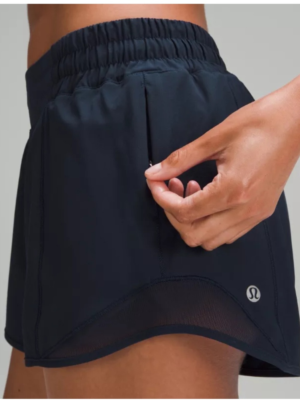 lululemon athletica Hotty Hot Low-Rise Lined Shorts Black Women Size 4